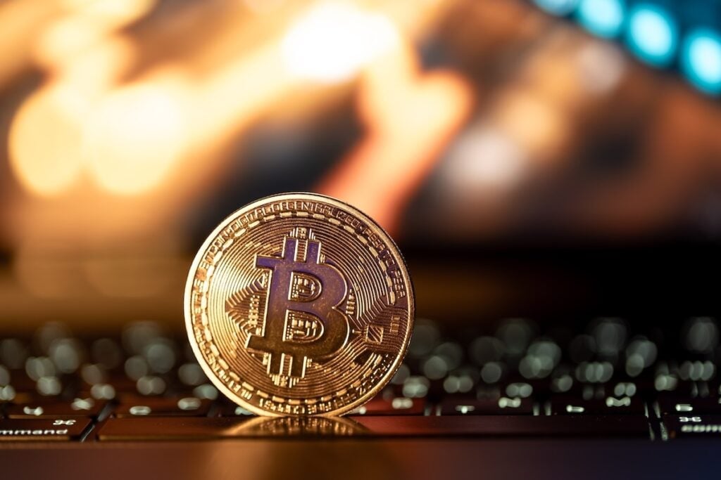 The $90,000 Bitcoin Standoff: What Traders Are Watching Right Now